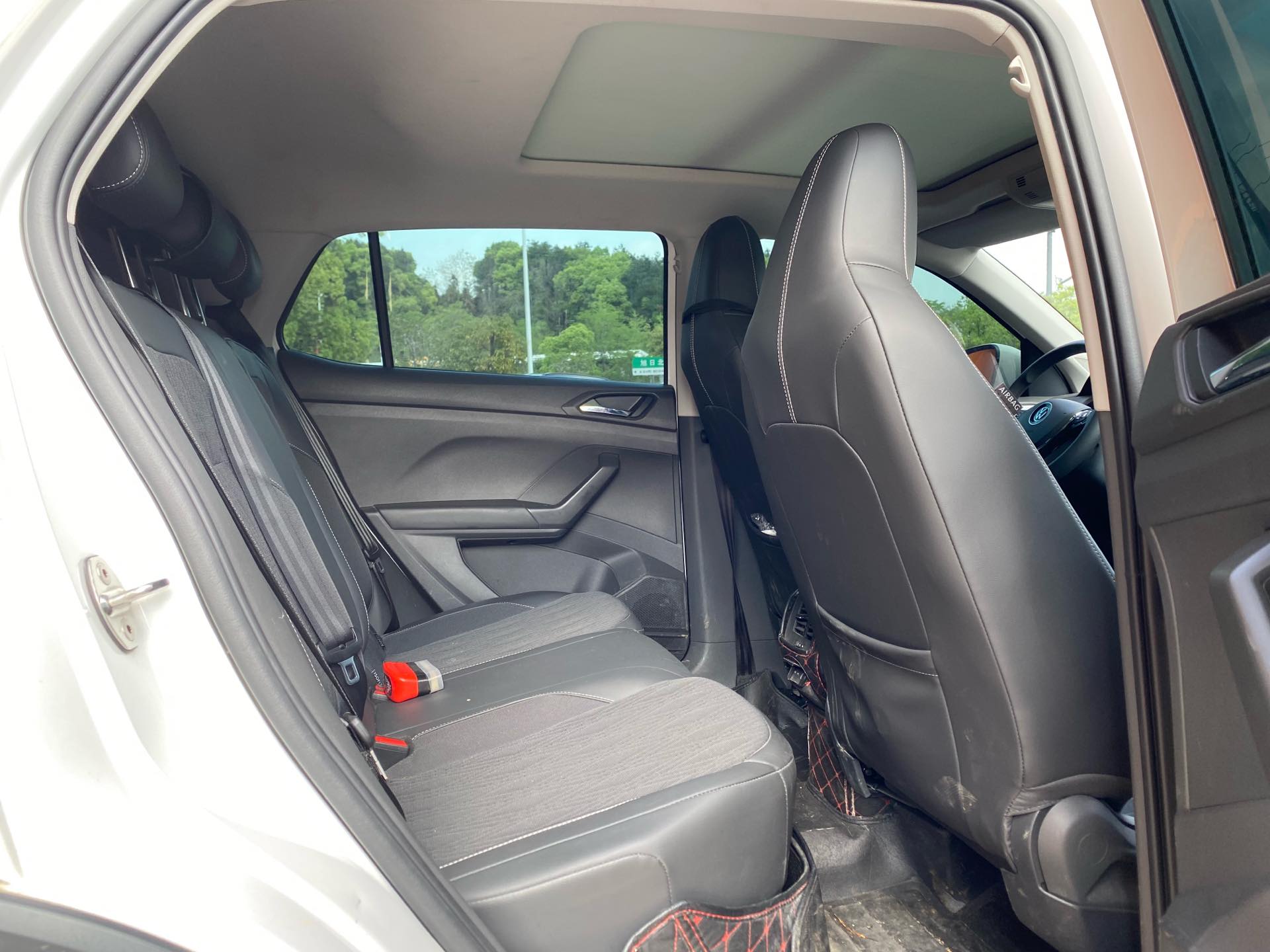 Volkswagen T-Cross 2021 car image #6