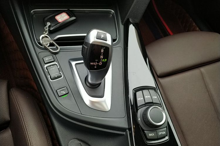 BMW 3 Series 2018 #14 BMW 3 Series 2018 car image #14