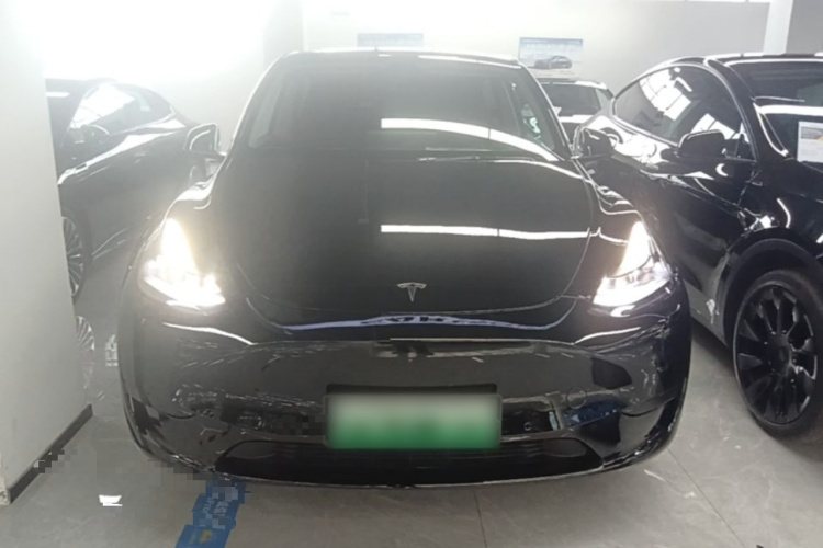 Tesla Model Y 2023 #3 Tesla Model Y 2023 car image #3