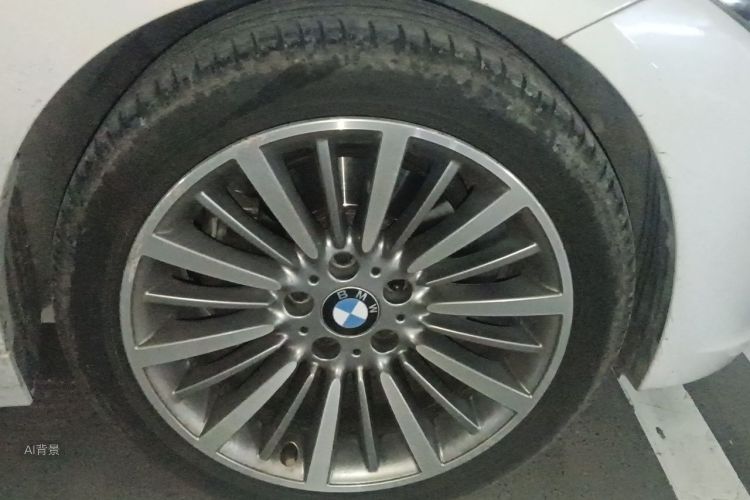 BMW 3 Series 2019 car image #9