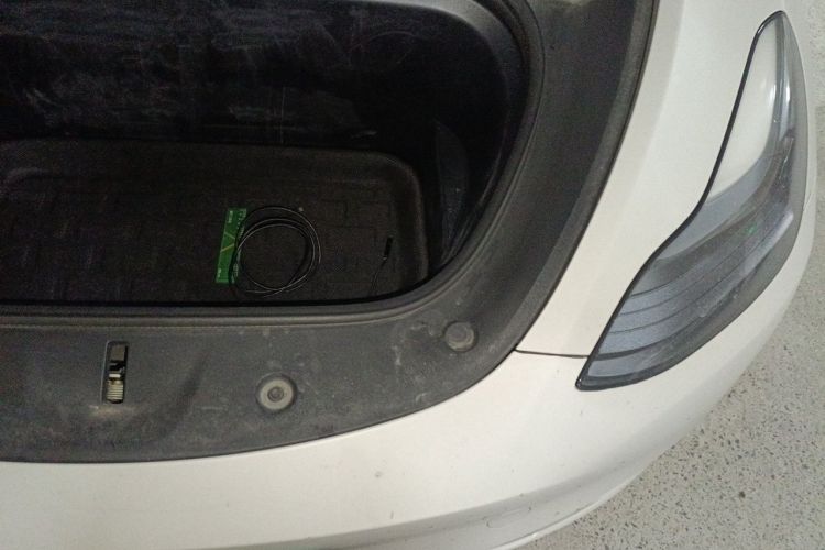 Tesla Model Y 2022 car image #25