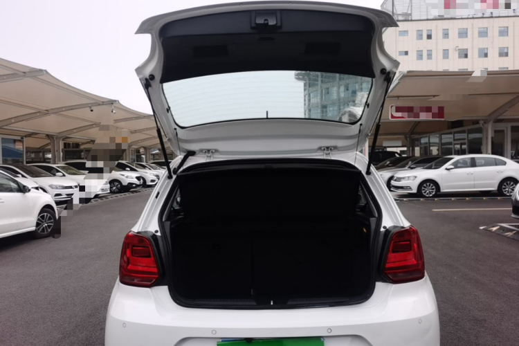 Volkswagen Polo 2018 car image #19