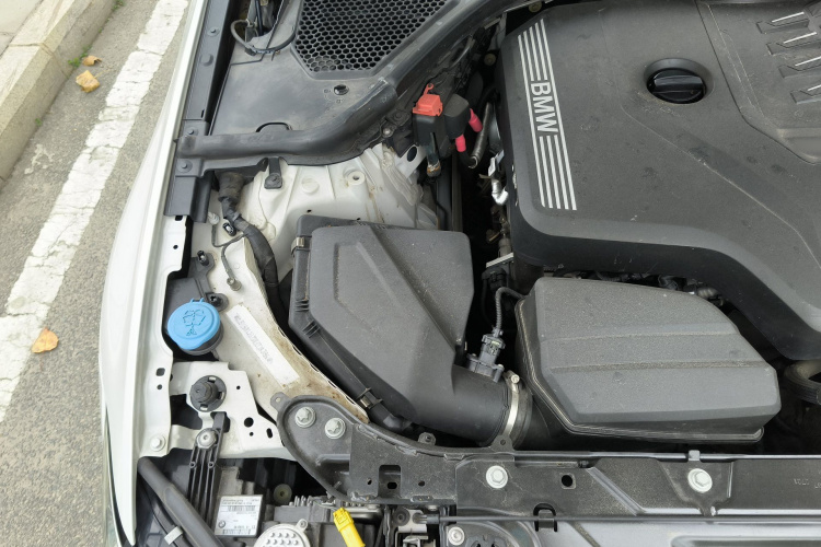 BMW 3 Series 2021 car image #28