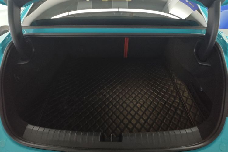 MI SU7 2024 immagine di auto #19