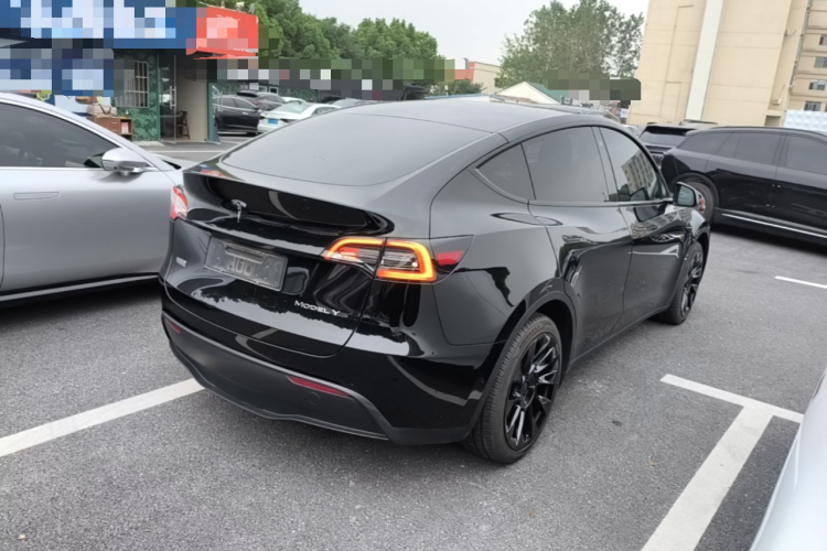 Tesla Model Y 2021 #7 Tesla Model Y 2021 car image #7