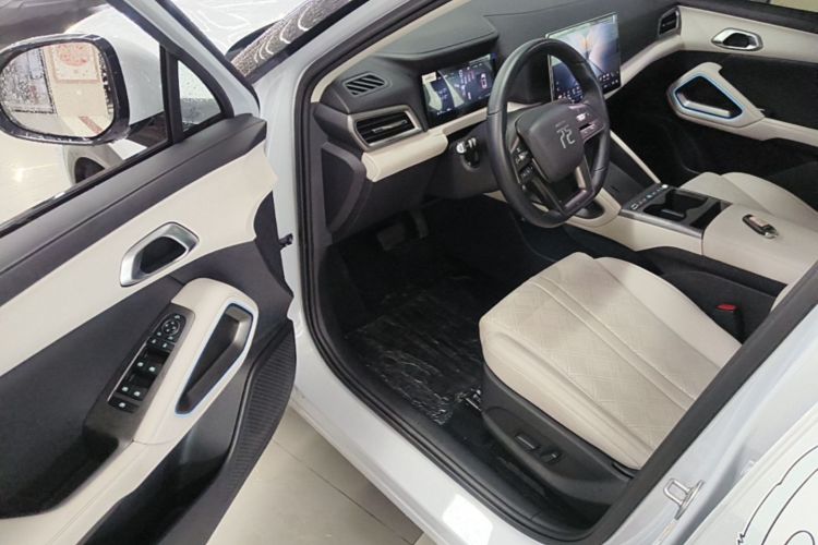BYD YuanUP 2025 car image #12