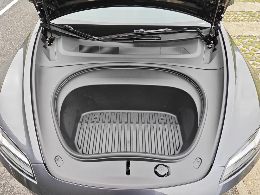 Tesla Model 3 2024 car image #18