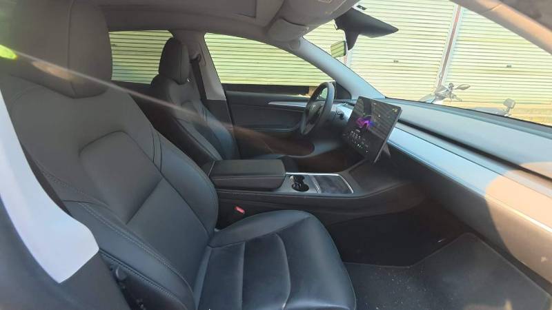 Tesla Model Y 2024 #4 Tesla Model Y 2024 صورة سيارة #4