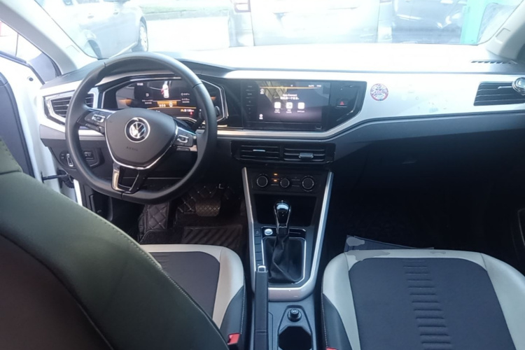 Volkswagen Polo 2023 car image #10