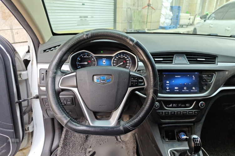 GEELY Emgrand 2017 immagine di auto #12