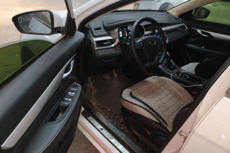 GEELY Emgrand 2018 car image #9