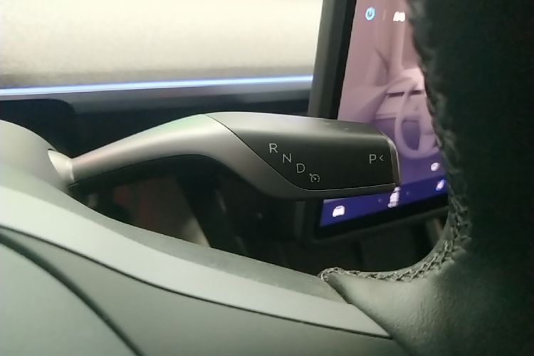 Tesla Model Y 2023 #14 Tesla Model Y 2023 car image #14
