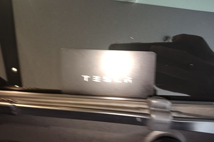 Tesla Model 3 2024 car image #9