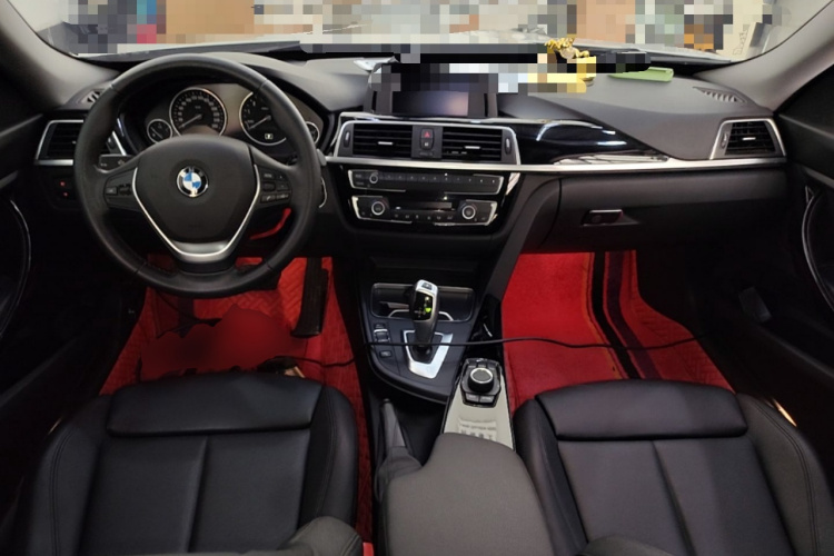 BMW 3 Series GT 2018 car image #10