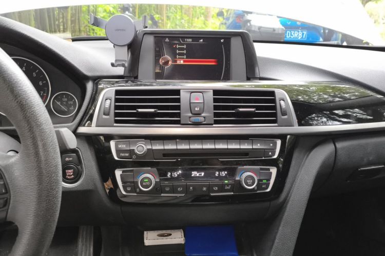 BMW 3 Series 2017 car image #13