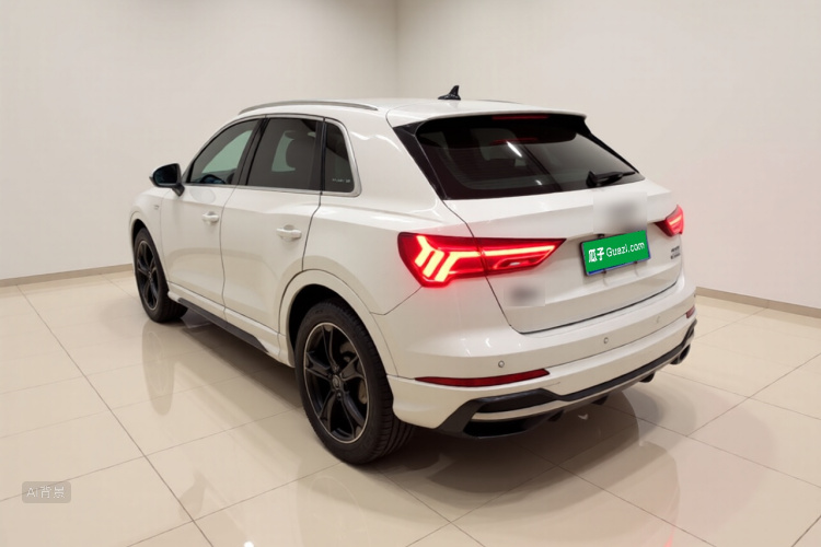 Audi Q3 2020 car image #5