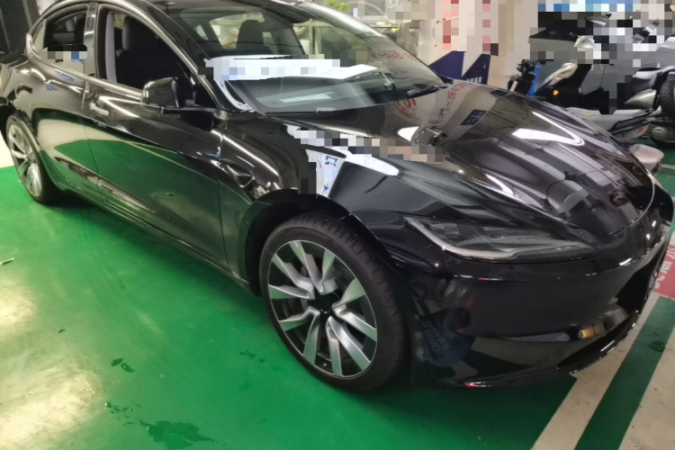 Tesla Model 3 2026 immagine di auto #4