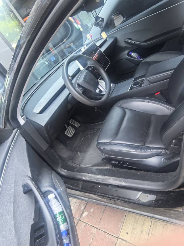Tesla Model 3 2024 car image #6