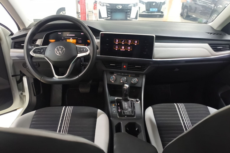 Volkswagen Bora 2023 immagine di auto #10
