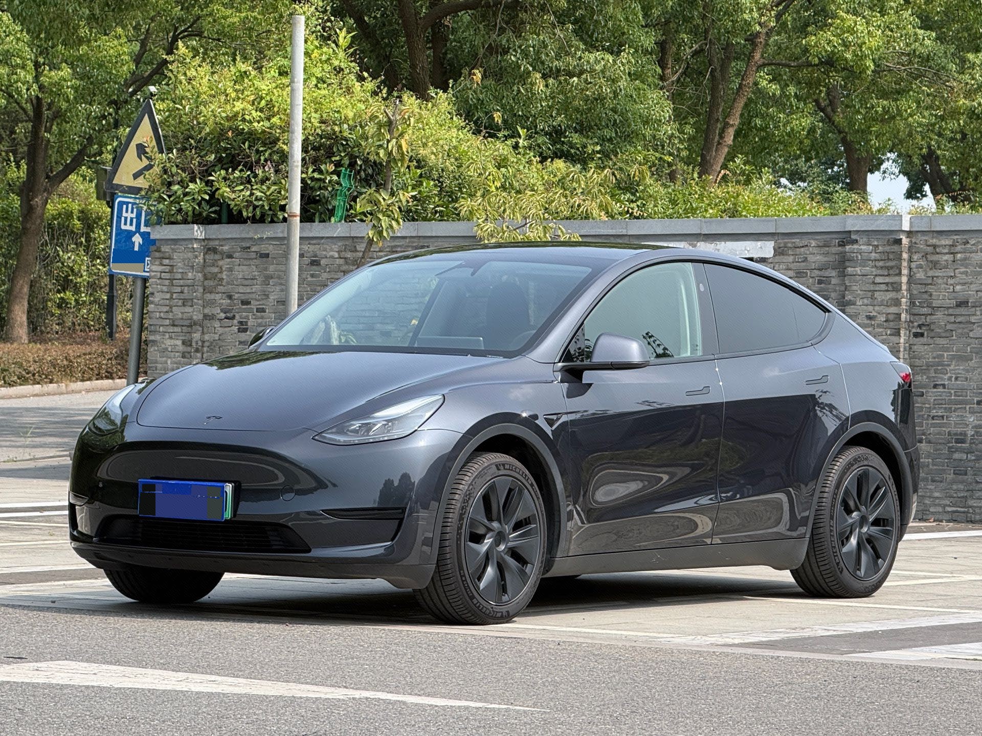 Tesla Model Y 2024 Tesla Model Y 2024 car image