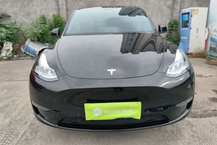 Tesla Model Y 2023 #3 Tesla Model Y 2023 car image #3