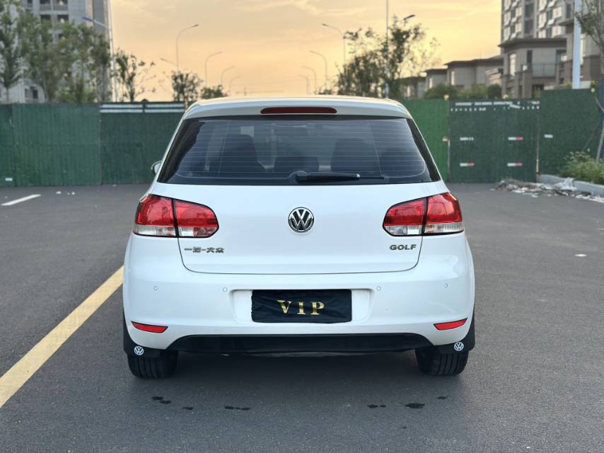 Volkswagen Golf 2013 car image #5