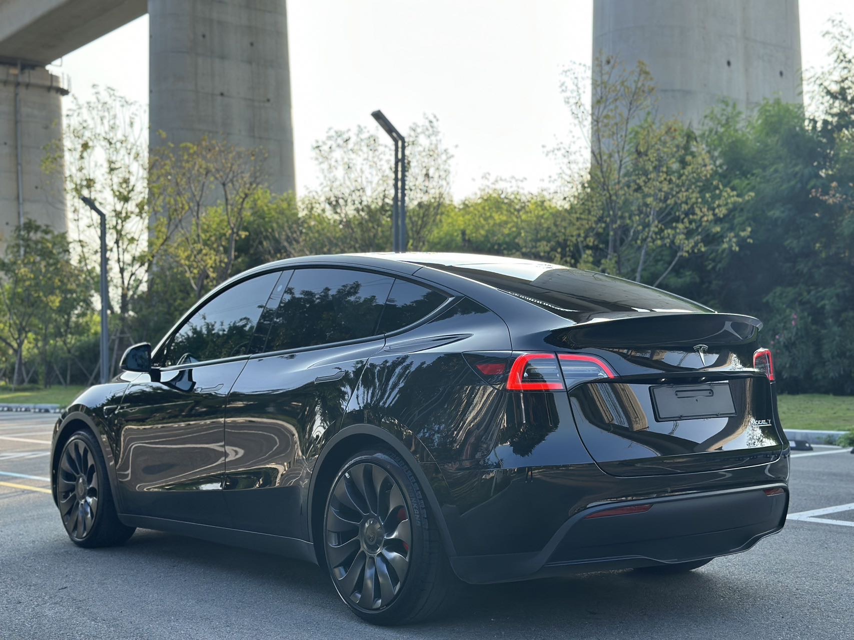 Tesla Model Y 2022 #9 Tesla Model Y 2022 car image #9