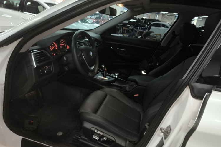 BMW 3 Series GT 2019 #15 BMW 3 Series GT 2019 car image #15