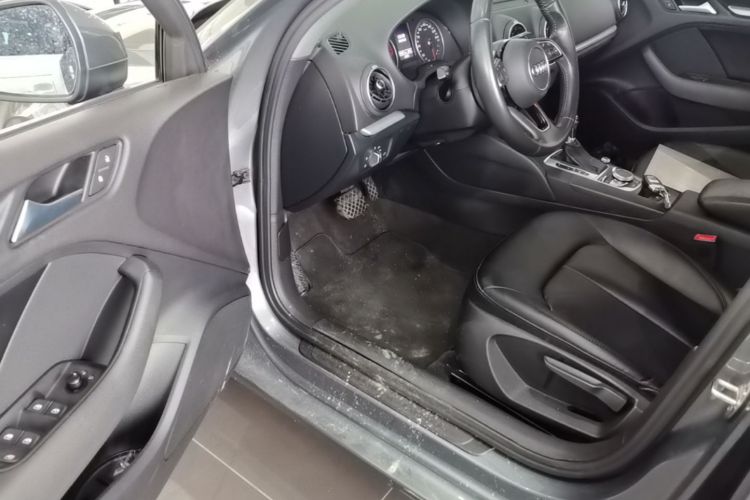 Audi A3 2019 car image #16
