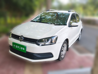 Volkswagen Polo 2015 car image 