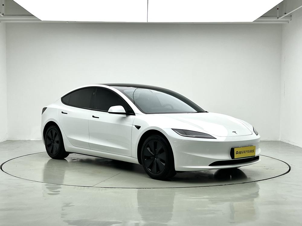 Tesla Model 3 2025 car image #3