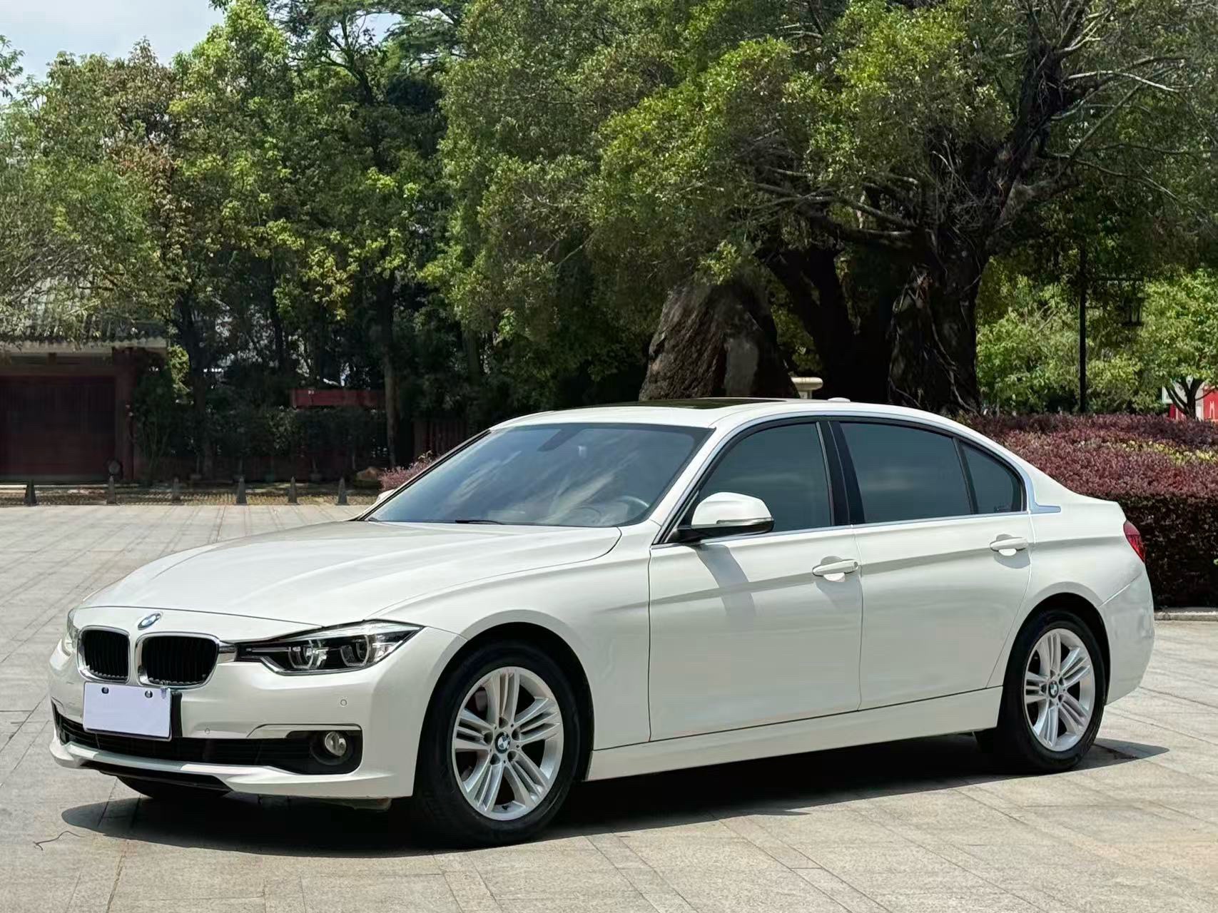 BMW 3 Series 2017 BMW 3 Series 2017 car image