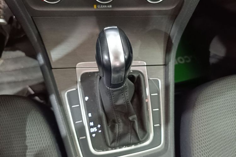 Volkswagen Golf 2016 car image #14