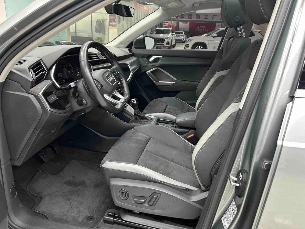 Audi Q3 2022 car image #23