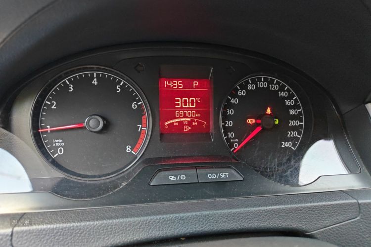 Volkswagen Santana 2016 car image #14
