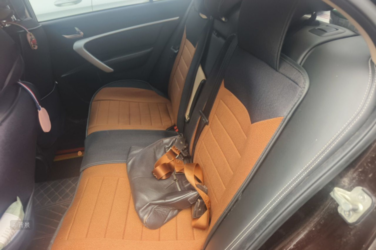 GEELY Emgrand 2017 car image #19