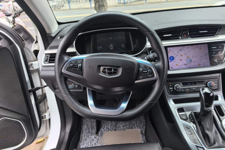 GEELY Emgrand 2019 car image #11