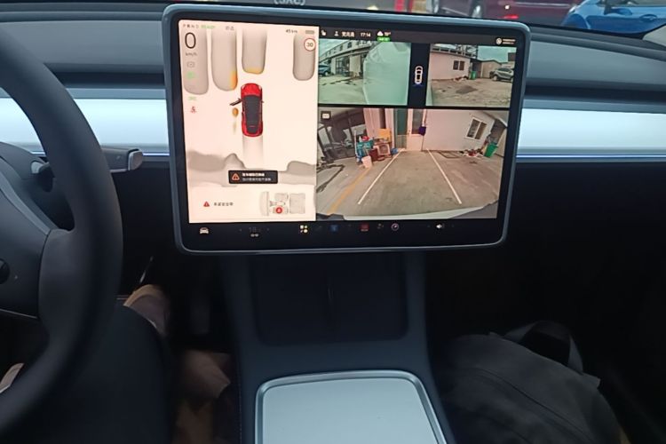 Tesla Model Y 2024 #13 Tesla Model Y 2024 car image #13