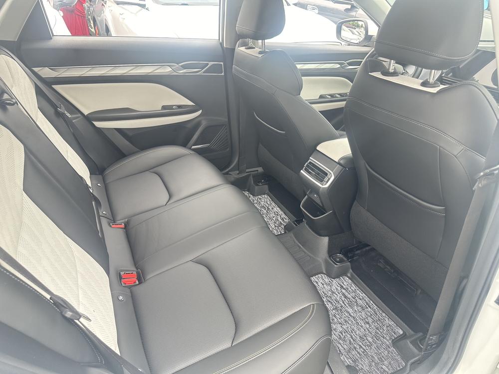 GEELY Emgrand L 2021 car image #13