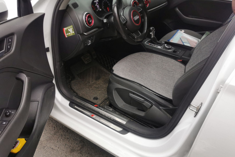 Audi A3 2017 car image #9