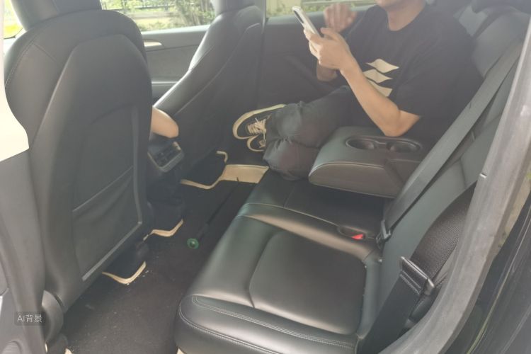 Tesla Model Y 2021 car image #19