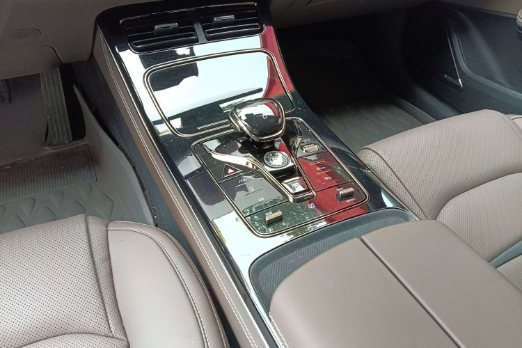 BYD Han 2022 immagine di auto #14