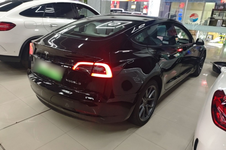 Tesla Model 3 2022 car image #7