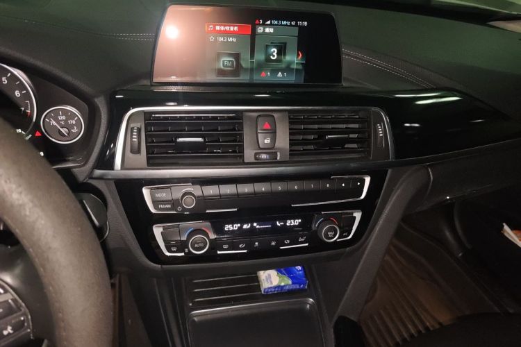 BMW 3 Series 2017 #13 BMW 3 Series 2017 car image #13