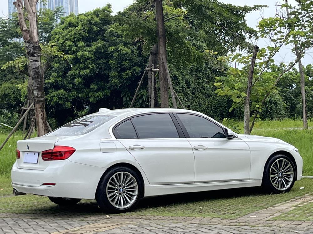 BMW 3 Series 2019 #6 BMW 3 Series 2019 car image #6