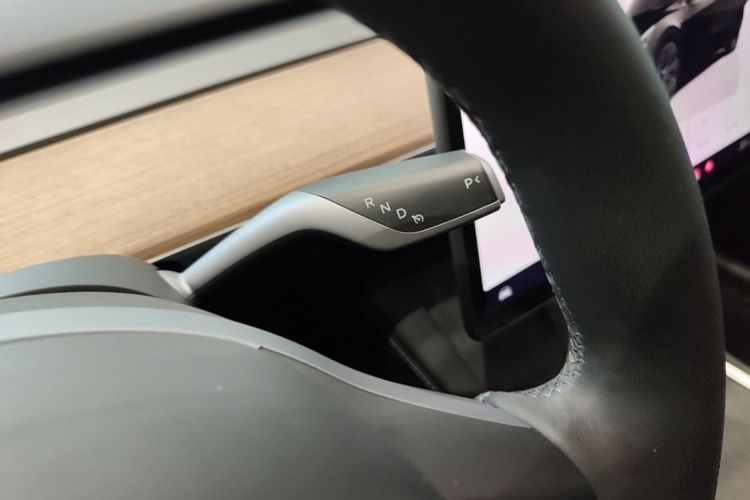 Tesla Model Y 2022 car image #14