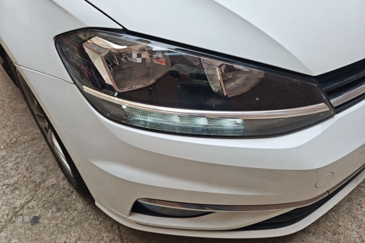Volkswagen Golf 2019 car image #8