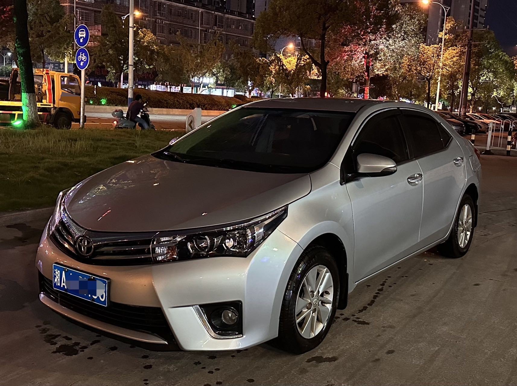 Toyota Corolla 2015 Toyota Corolla 2015 car image