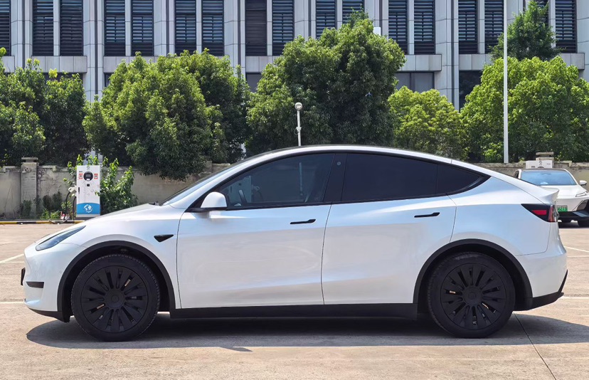 Tesla Model Y 2022 #3 Tesla Model Y 2022 car image #3