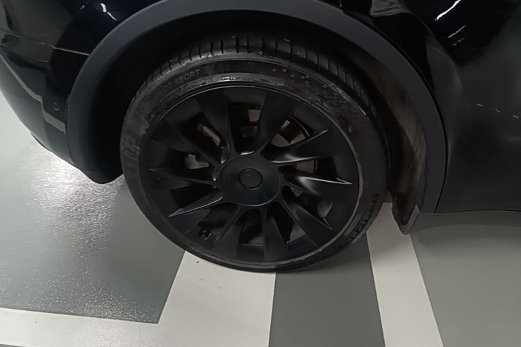 Tesla Model Y 2022 #10 Tesla Model Y 2022 car image #10
